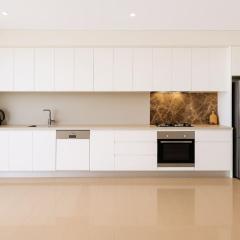 free parking good location 2bds Apt in Burwood