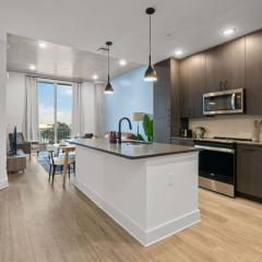 Upscale 2BR Stay Channelside