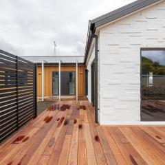 Methven Ski Chalet - Modern Comfort, Mountain Charm