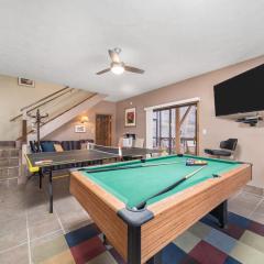 Treetop Towers - Hot Tub, Game Room, and Creek Views!