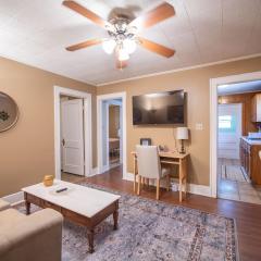 Cozy Urban Home Extra Parking