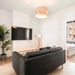 In the middle of town! Free parking