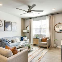 3 Mi to Lake Wylie! Modern Charlotte Townhome