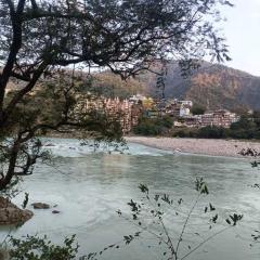 Solo Nari Backpackers Rishikesh
