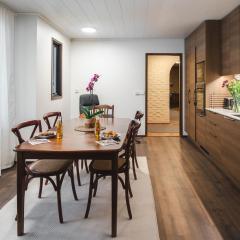 8 Bedroom Central Home with Sauna