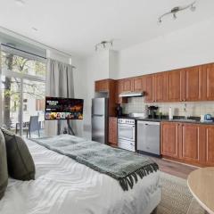 Cozy Studio Haven by Fort York & Waterfront