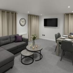 Stylish 2-Bed flat, fast Wi-Fi, Sky & free parking