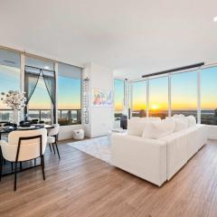 Penthouse High-Rise Ocean & City Views