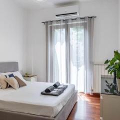 Cosy flat with wifi, close to metro train station