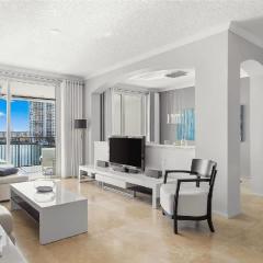 Bright Two-Bedroom Waterfront Retreat With Scenic