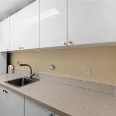 Modern Three-Bedroom Oceanview Apartment With Priv