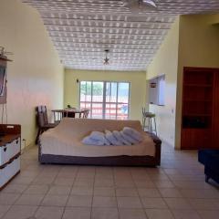 Sobrado aconchegante a 50m da praia