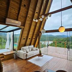 YESHUA - Cabana de Luxo com Hidro, Lago Natural e Adega