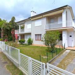 Pleasant apartment in Rosolina Mare with balcony