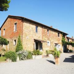 Apartment near Lake Trasimeno with Pool