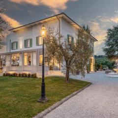 Farmhouse in Tuscany with Infinity Pool
