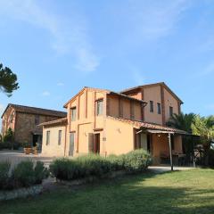 Apartment near Lake Trasimeno with Pool