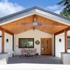 Modern Mountain View Getaway w Huge Outdoor Space