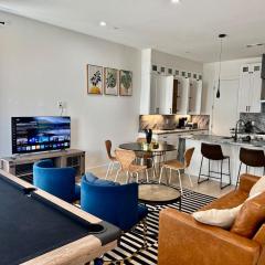 Dallas Luxury townhome with skyline view