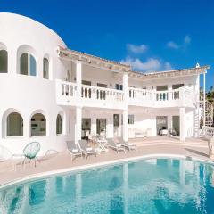 Villa in Ibiza with Private Pool and Balcony