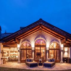 Elegant Chalet near Slopes & Village