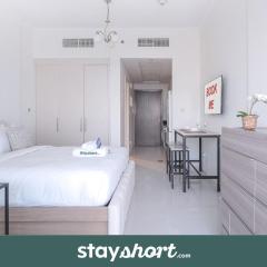 StayShort - Damac Hills Sleeps 2 with Balcony