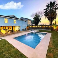 2min Walk To The Beach, Private Heated Pool & SPA