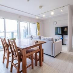 海と山の見える部屋 2BR Canal View 3