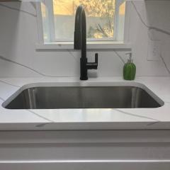 Zenergy at Sunshine Mile, Close to UA, Downtown, 4th Ave, Disc Golf, dogs OK, 2 bedroom