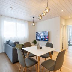 Mountain view with balcony and free parking