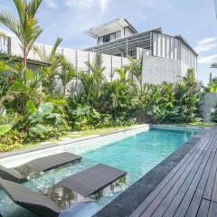 Hidden Paradise 5BR Canggu Gem Near Waves