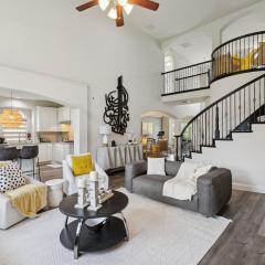 Modern 6BR Luxury Villa - Theater, Games, Peloton & EV