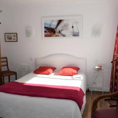 Appartement classé 3 étoiles à 20m de la plage à TREGASTEL - Réf 145