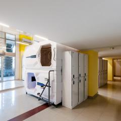 Capsule Hotel Happy lounge