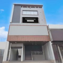 Super Townhouse DSIDC Bawana Formerly Kanhaiya Residency