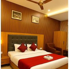 Hotel Kavyani Sidhant Palace Near Kashi Vishwanath Temple - Free Wifi and Free Parking Facilities - Free Wifi Facilities # Fully Air conditioning Luxuary Room - Top Rated Hotel In Varanasi