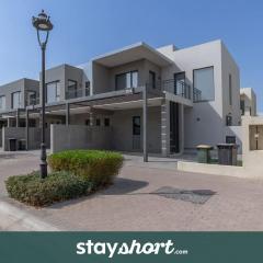 StayShort - Spacious Arabian Ranches Villa sleeps 8