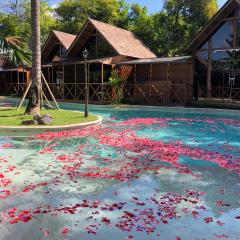 Cozy Lagoon Bungalows & Pool