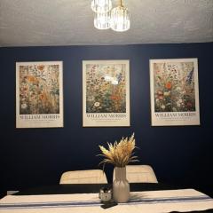 Cosy stay with easy M1 and A421 access