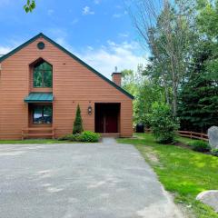 MW58 Renovated Bretton Woods townhome with gorgeours views, AC, Dog Friendly!