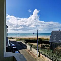 Appartement avec balconnet et vue mer