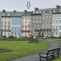 Dracula seafront, dog-friendly apartment with on-street parking