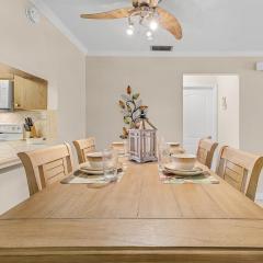 Waterfront Location and Minutes to the River! Condo Bikinis and Martinis- Roelens