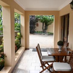 LUXURY ROOM @ 4 STAR GUEST HOUSE