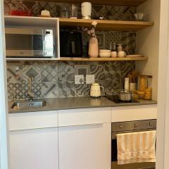 Modern Apartment withTable Mountain Views