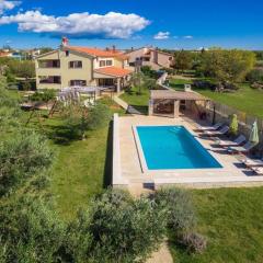 Villa Debora with private pool and backyard, Pet friendly