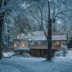 5 Star Luxury Woodland Retreat Sleeps 12 Hot tub Sauna