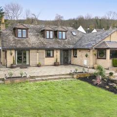 A Stunning 6 Bed Country Home in Cheltenham