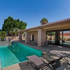 Navigate Stays Group Getaway w Jacuzzi Pool Games