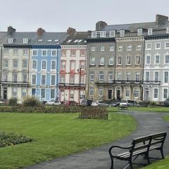 Dracula seafront, dog-friendly apartment with on-street parking